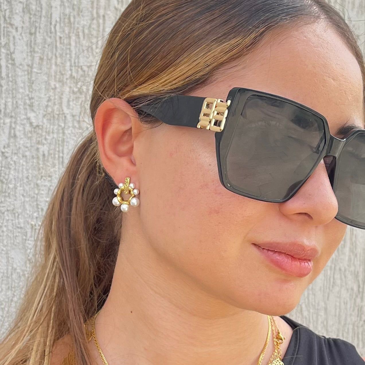 Round Pearl Earrings