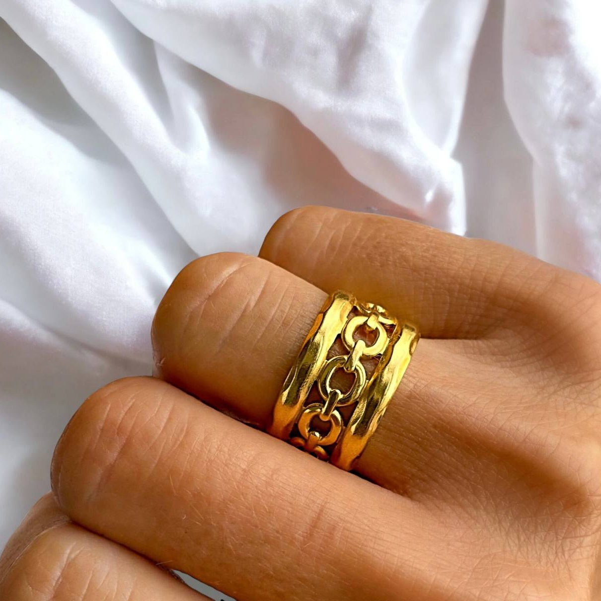 Chain Chic Ring